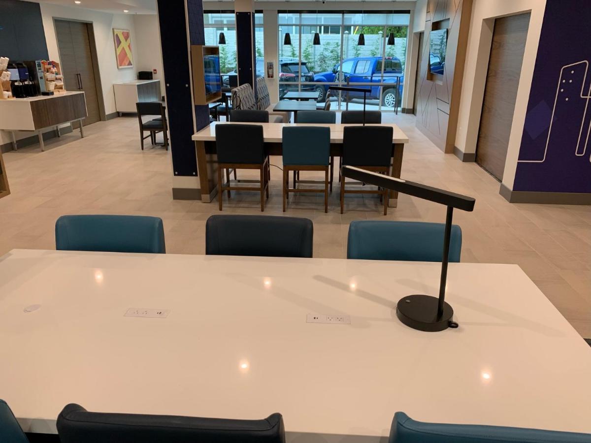 Holiday Inn Express & Suites - Courtenay - Comox By Ihg Bagian luar foto